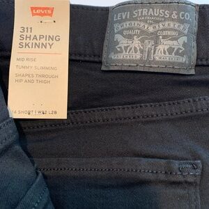Levi's NWT Women’s  Black 311 Shaping Skinny Jeans
Size 14 short hypersoft